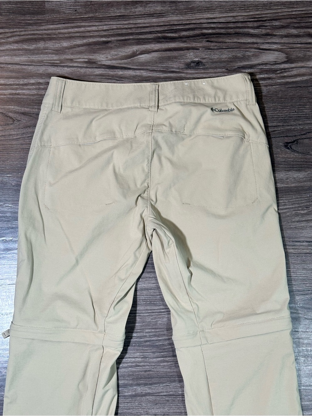 COLUMBIA Tan OMNI-SHIELD Saturday Trail Convertible Zip Off Pants 4 Short - Picture 10 of 15